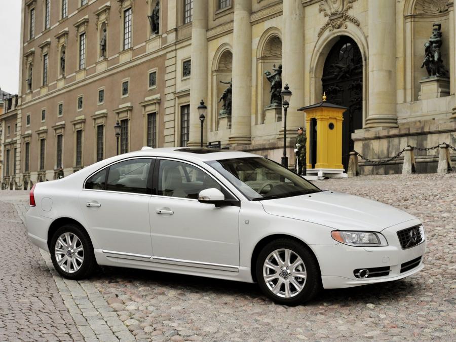  Volvo S80 2009 года  (US) (фото 2 из 3)